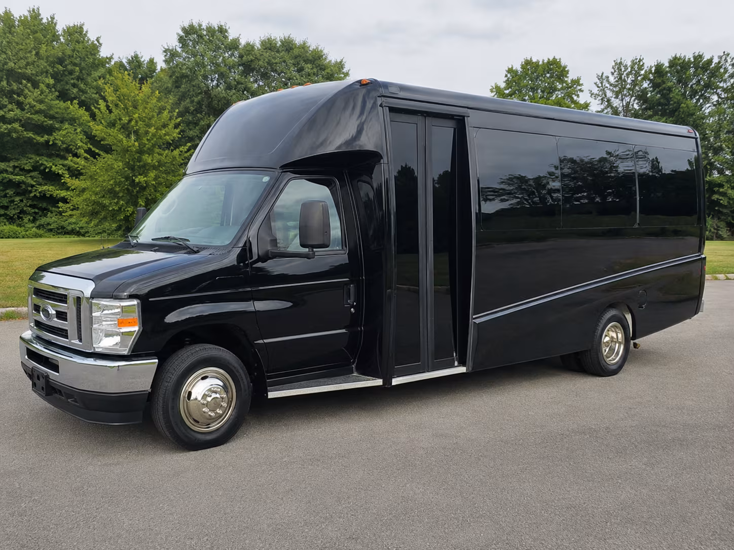 Clovis Airport Shuttle & Transportation party bus exterior