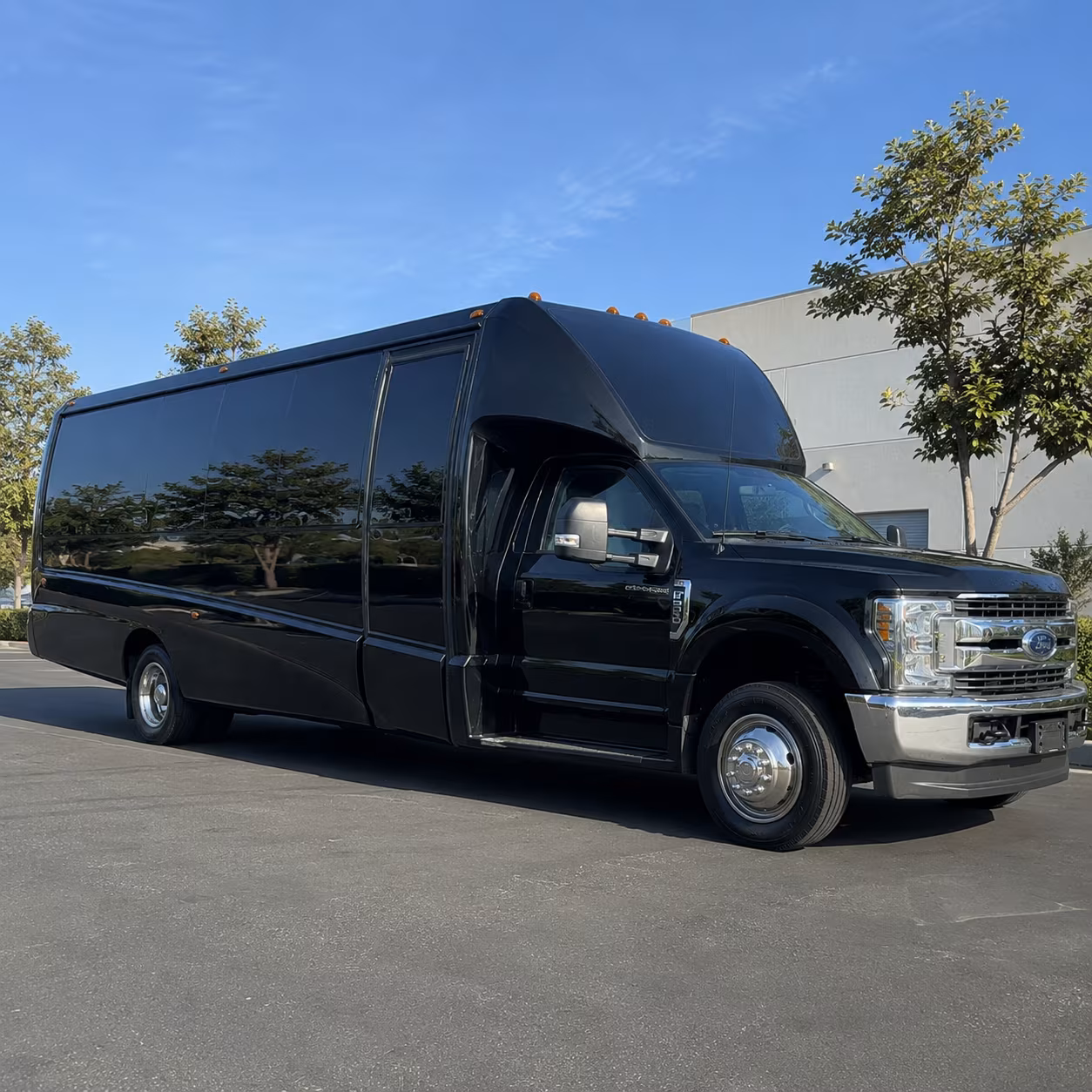 Clovis Winery Tour & Pub Crawl Transportation party bus exterior