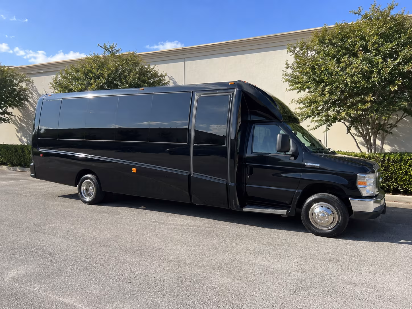 Fresno Birthday, Sweet 16, & Quinceañera Party Bus Rentals