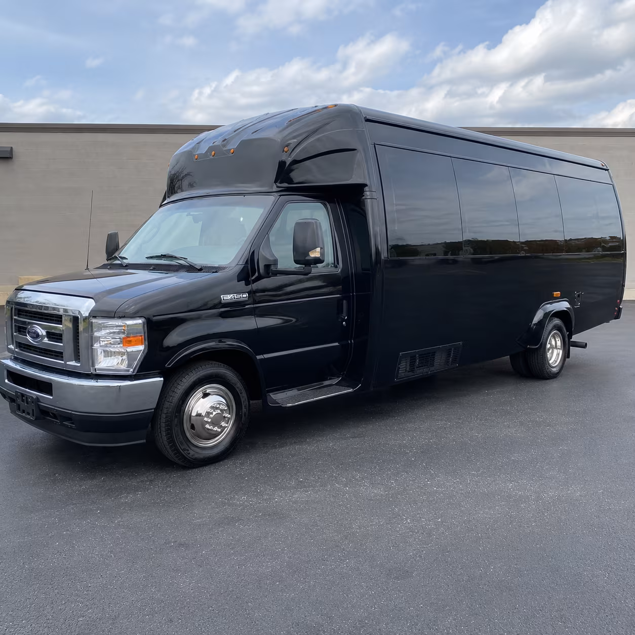 Madera Homecoming & Prom Party Bus Rentals