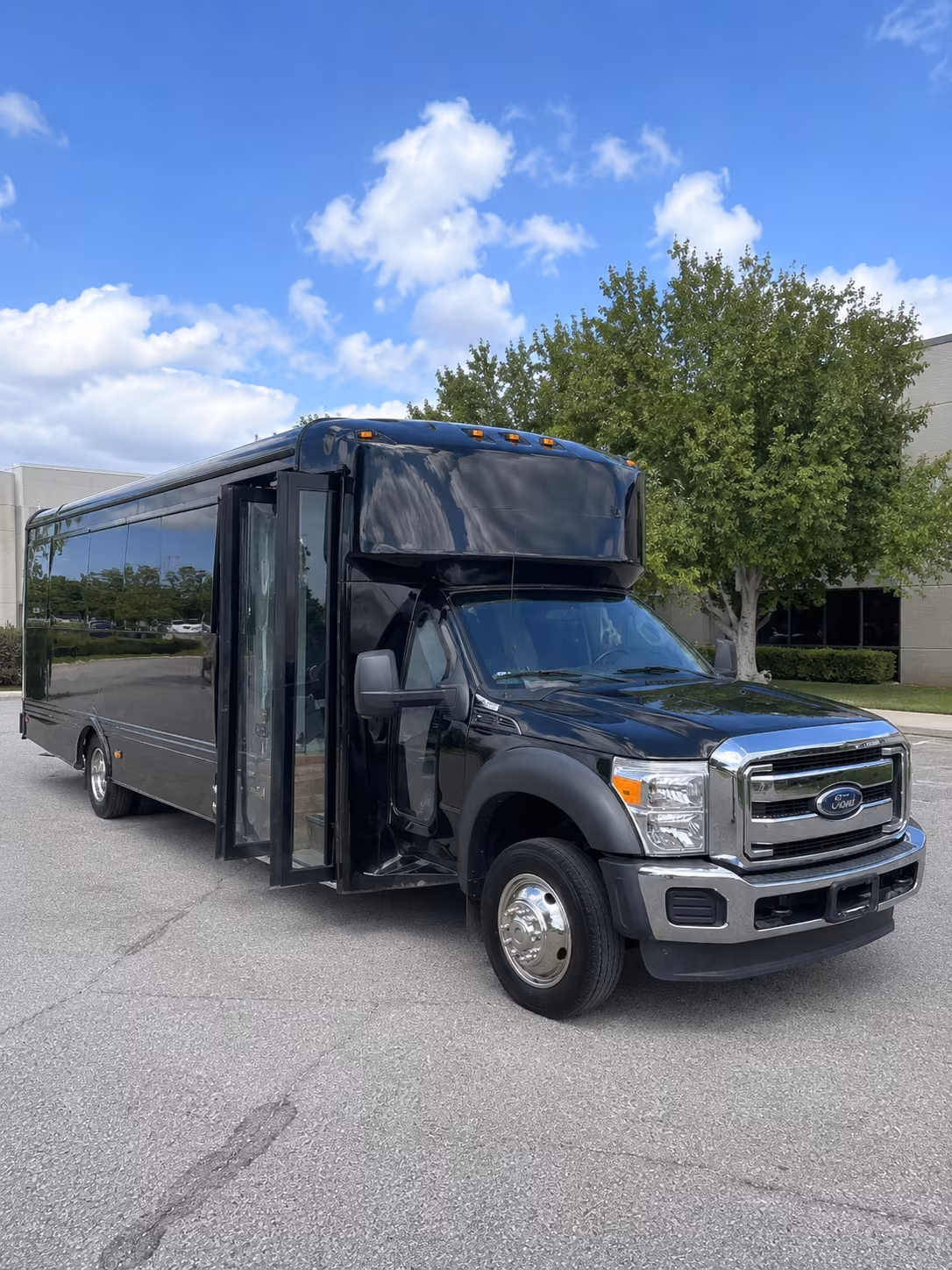 Clovis Winery Tour & Pub Crawl Transportation